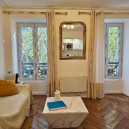 Superbe Appartement, 2 בית אירוח