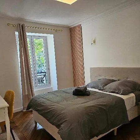 Superbe Entier, 2 * Paris